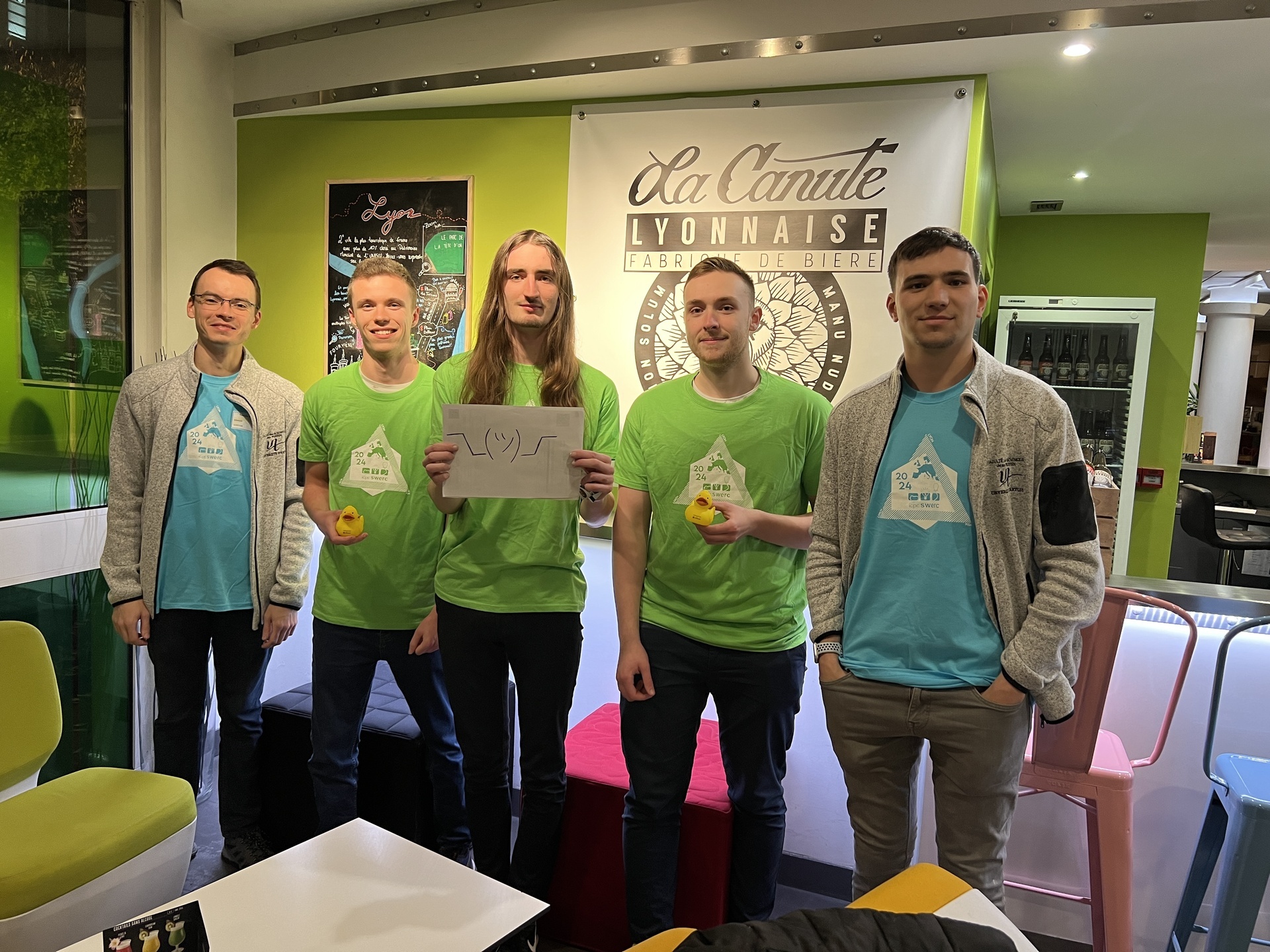 Picture of team ¯"_(ツ)_/¯